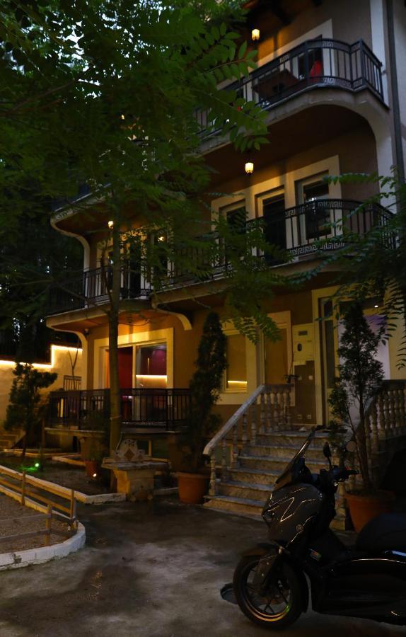 City Park Hostel Priștina Exterior foto
