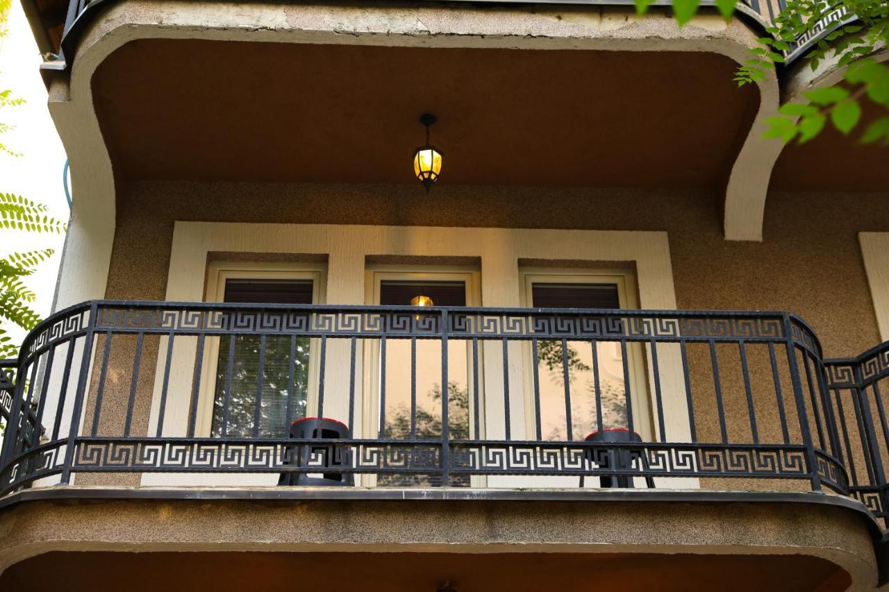 City Park Hostel Priștina Exterior foto